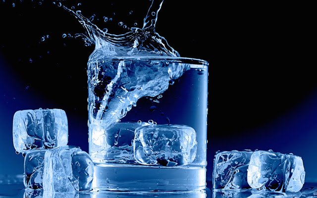 Icy-blue-glass-cup-water-ice-cubes-splash_1440x900